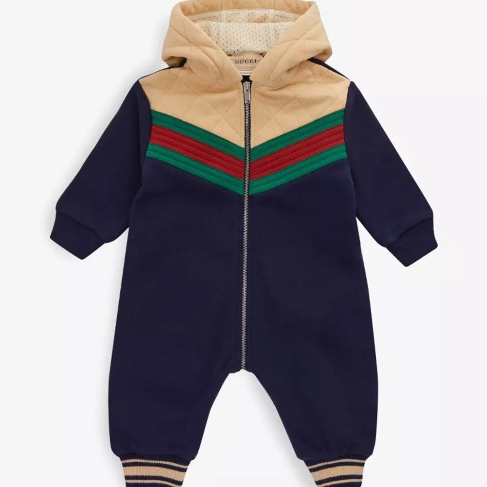 Brand new with tags  GUCCI
Quilted-hood cotton-jersey romper 9/12months